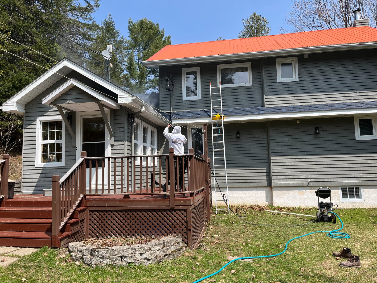 Exterior door and window trim refresh — Dollard-des-Ormeaux