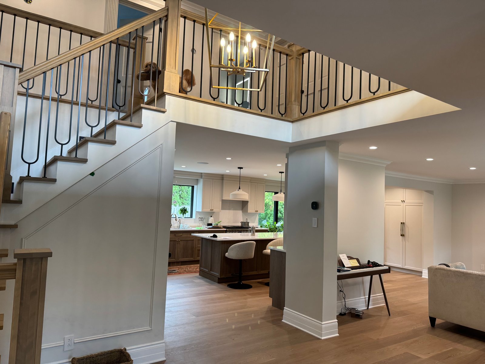 MVP Peinture — professional painter applying a flawless finish